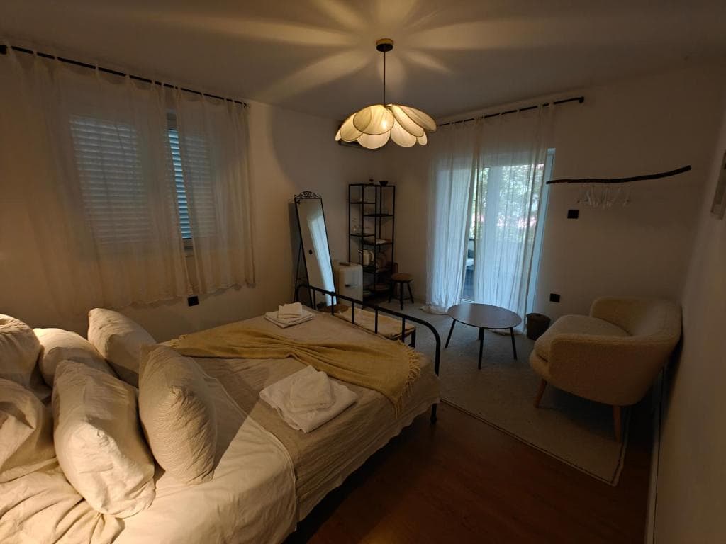 Deluxe Black Room at Casa Valsecca in Krk - gallery image 4