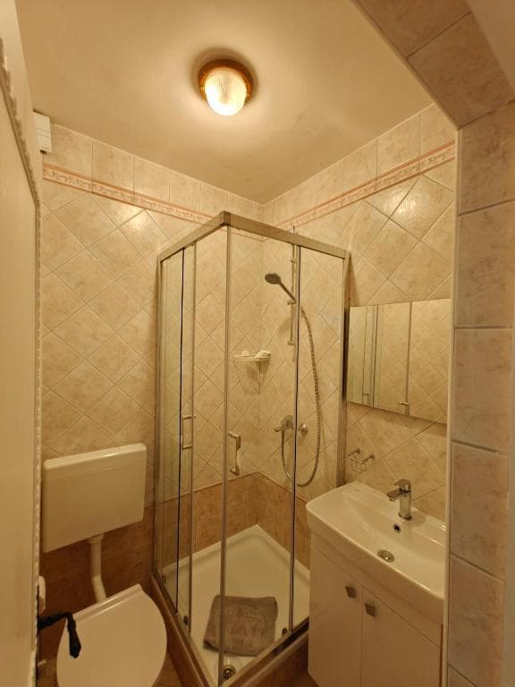 Deluxe Black Room at Casa Valsecca in Krk - gallery image 6