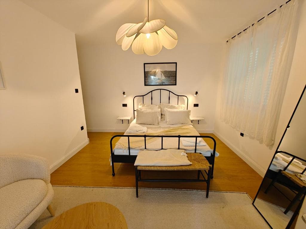 Deluxe Black Room at Casa Valsecca in Krk - gallery image 7