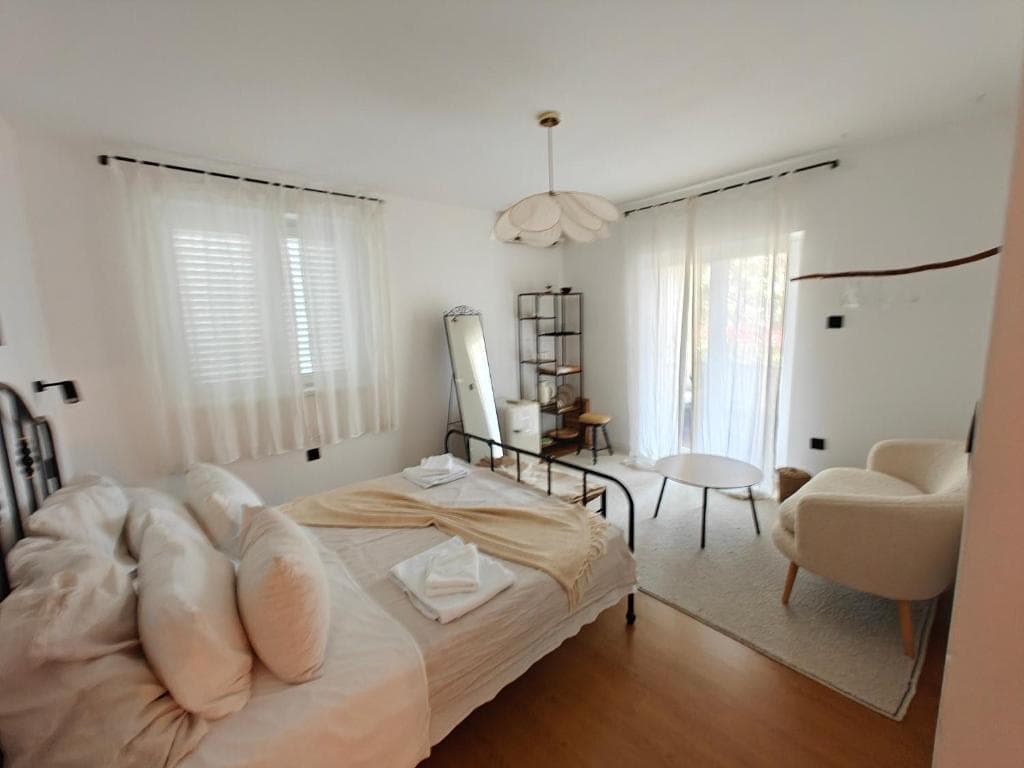 Deluxe Black Room at Casa Valsecca in Krk - gallery image 8