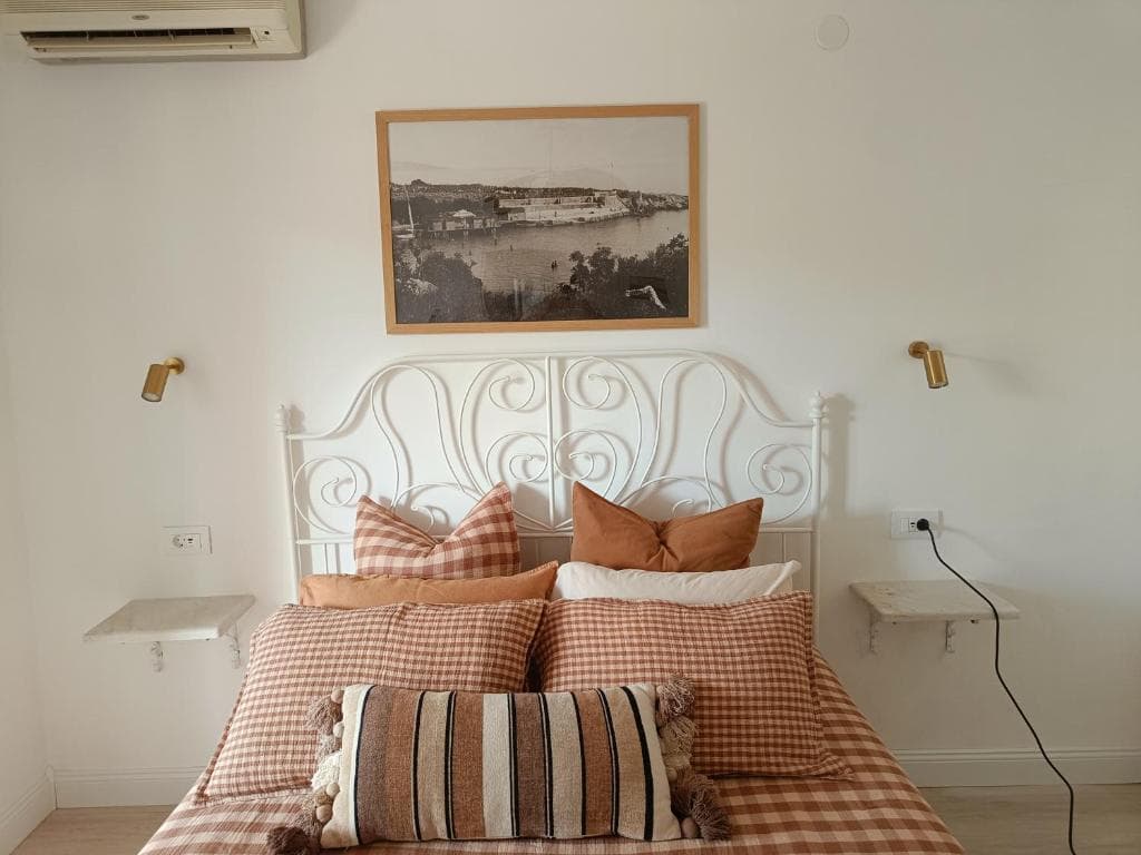 Deluxe Studio Apartment with Hot Tub at Casa Valsecca in Krk - gallery image 5