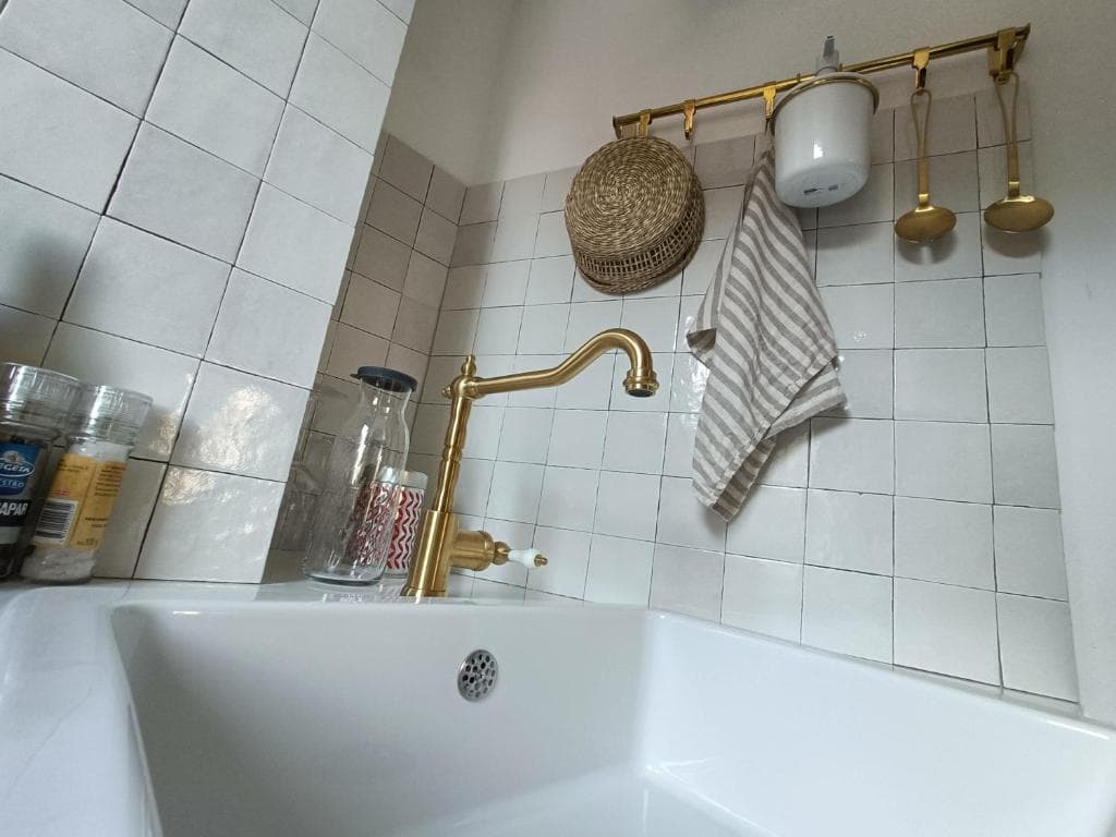 Deluxe Studio Apartment with Hot Tub at Casa Valsecca in Krk - gallery image 9